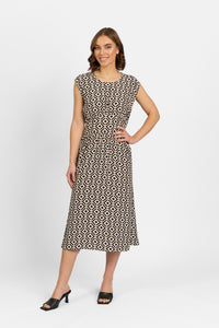 Knewe - Global Dress in Theory