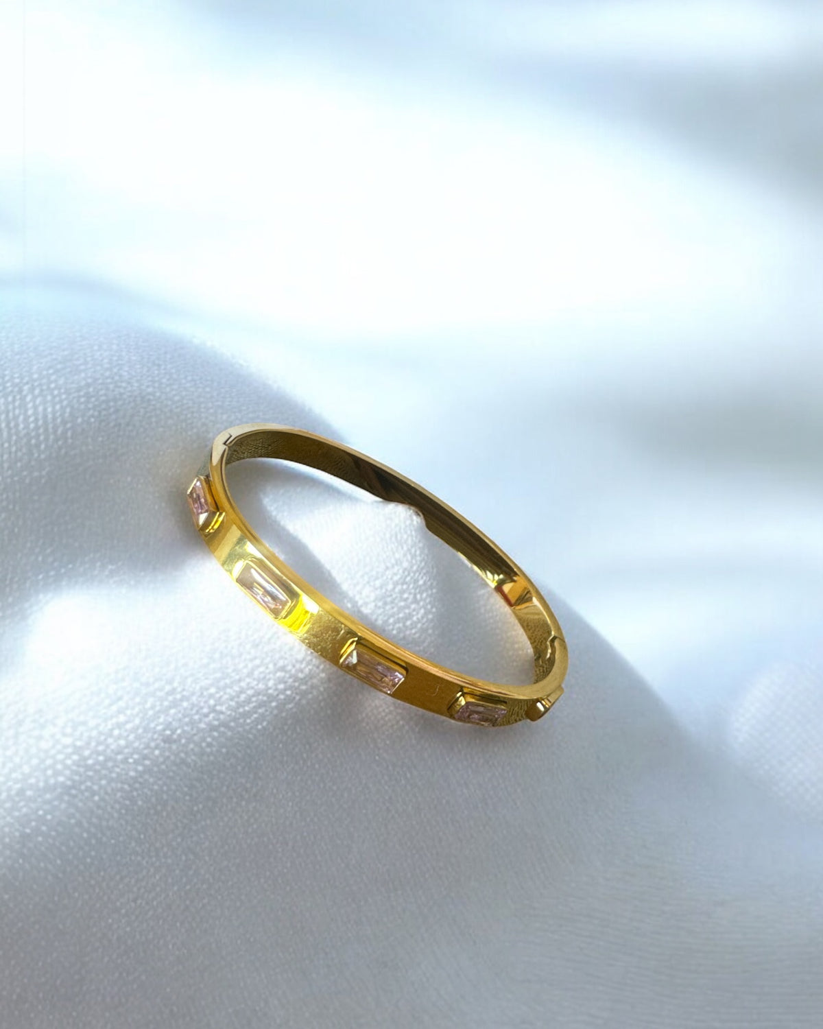 Gold Prescious Stone Bangle